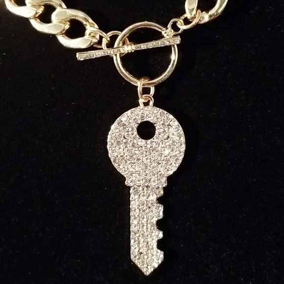 Urban Rhinestone Key Metal Link Toggle Nec… - Picture 2 of 7